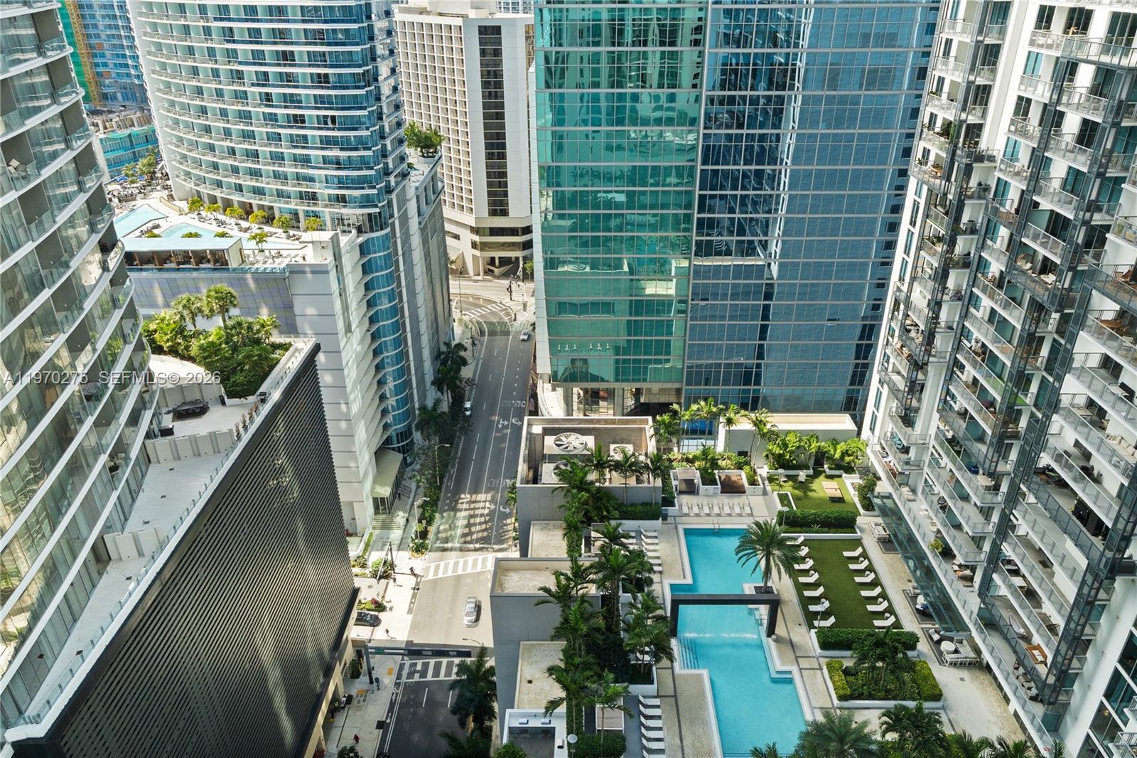 MET 1 CONDO - Residential