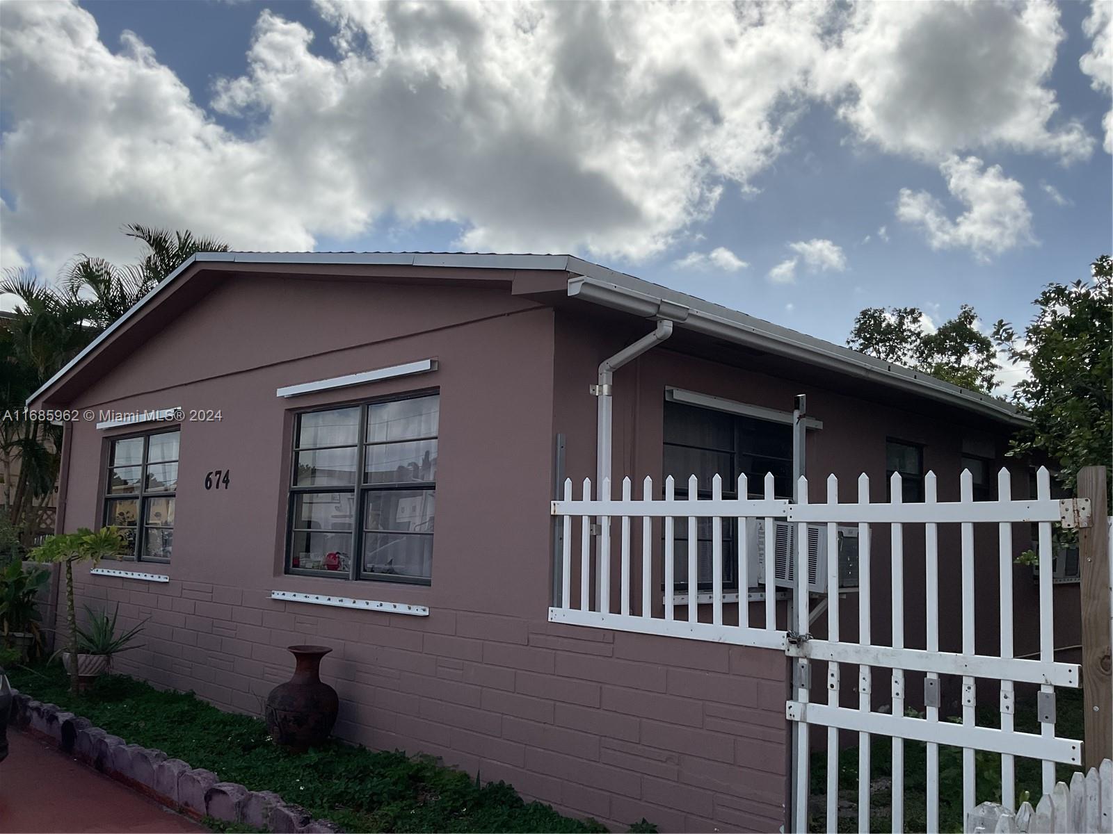 PHILLIPSONS ADDN TO HIALE - Residential Income