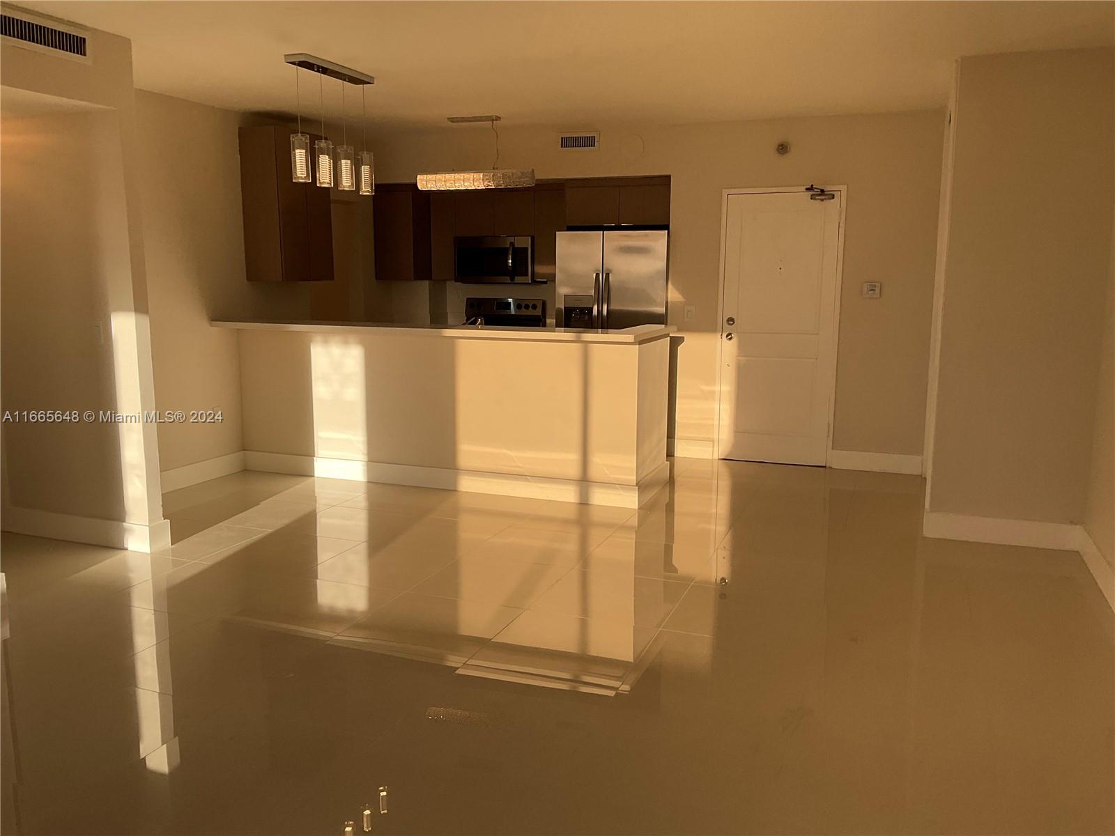 THE PLAZA OF BAL HARBOUR - Residential