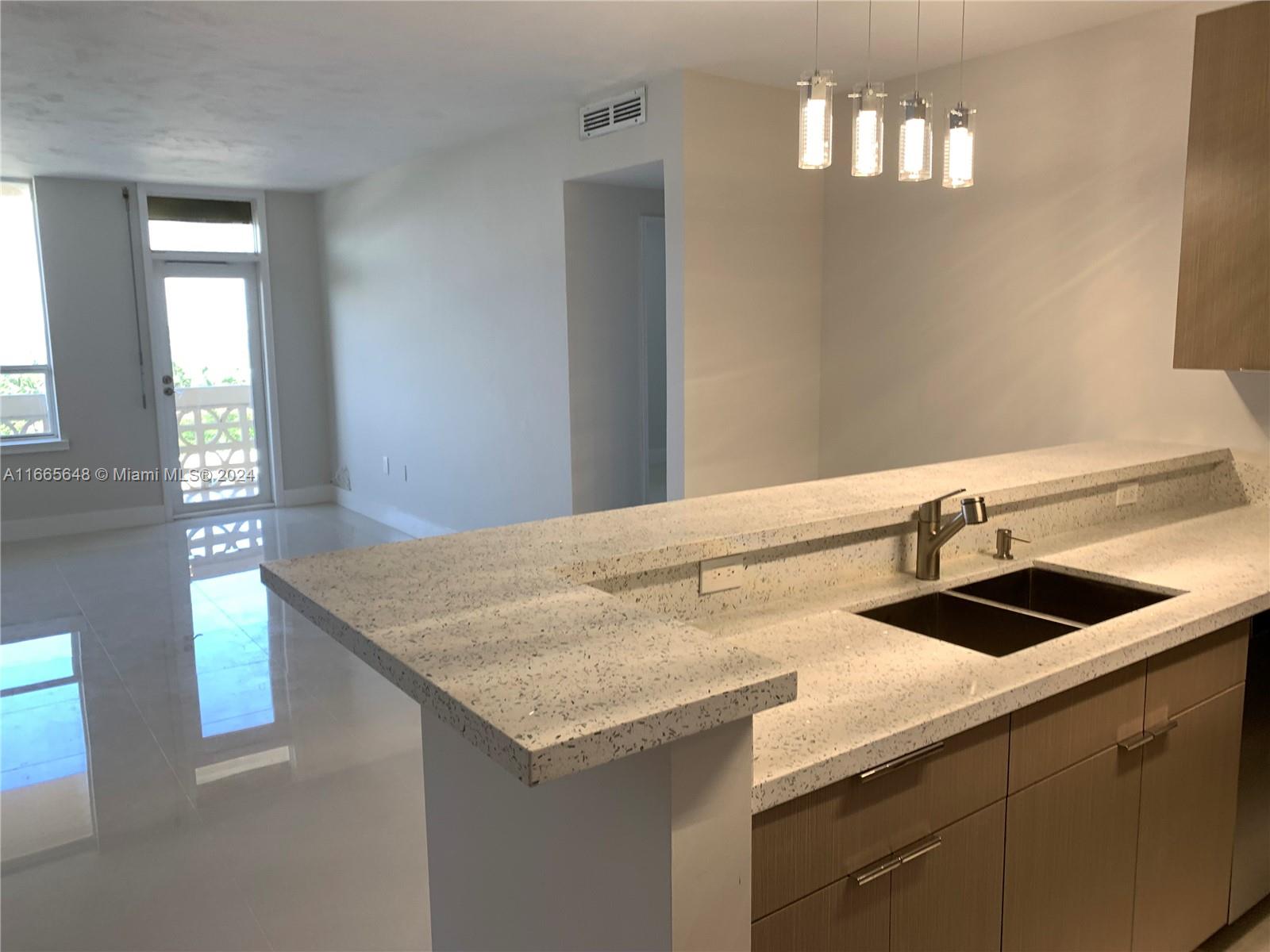 THE PLAZA OF BAL HARBOUR - Residential