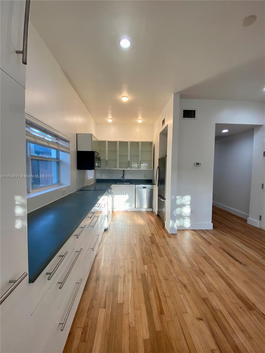 929 ON MICHIGAN CONDO - Residential