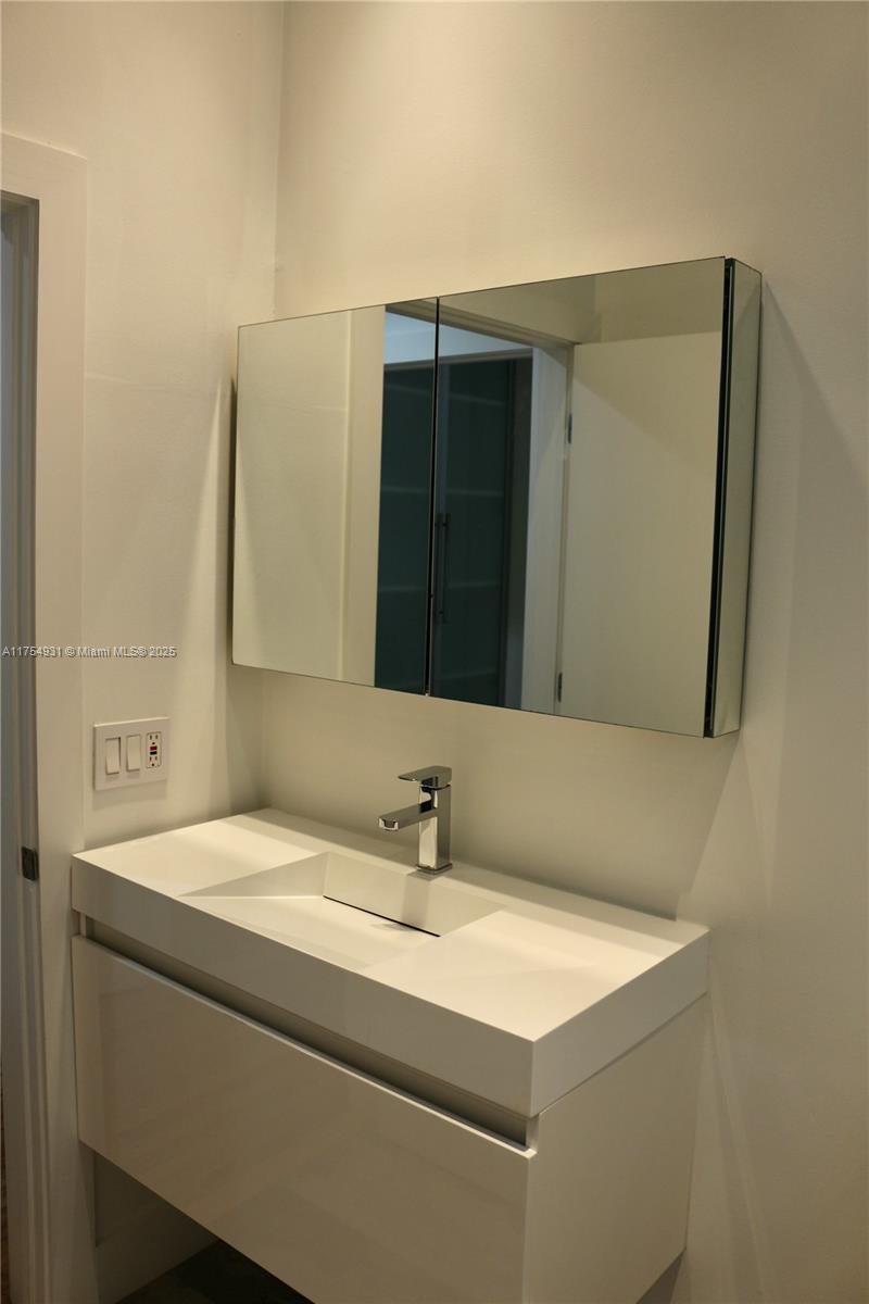 929 ON MICHIGAN CONDO - Residential