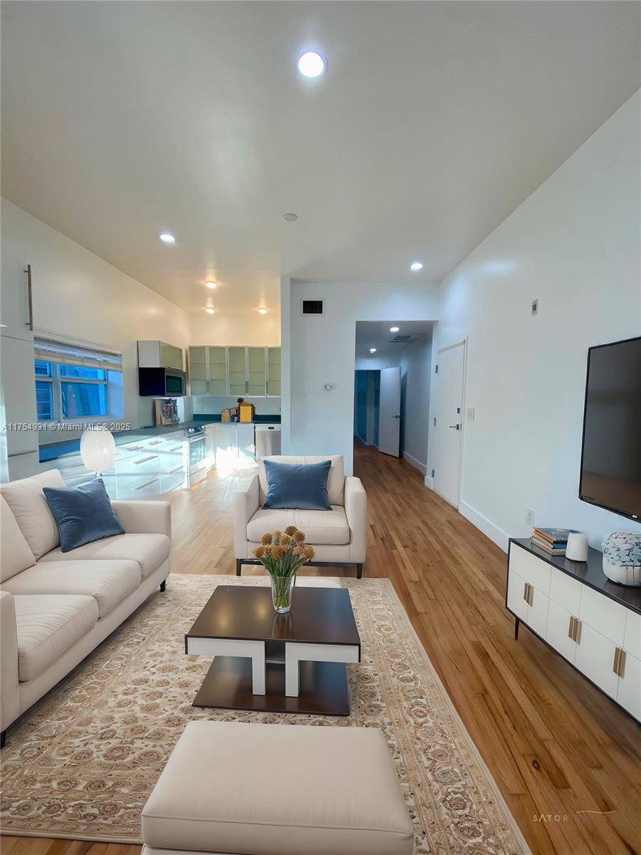 929 ON MICHIGAN CONDO - Residential
