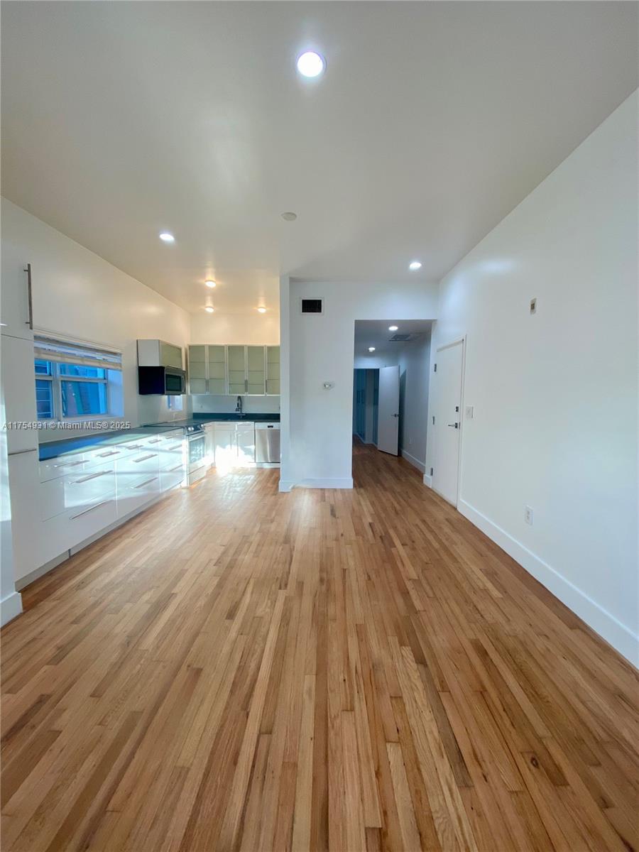 929 ON MICHIGAN CONDO - Residential