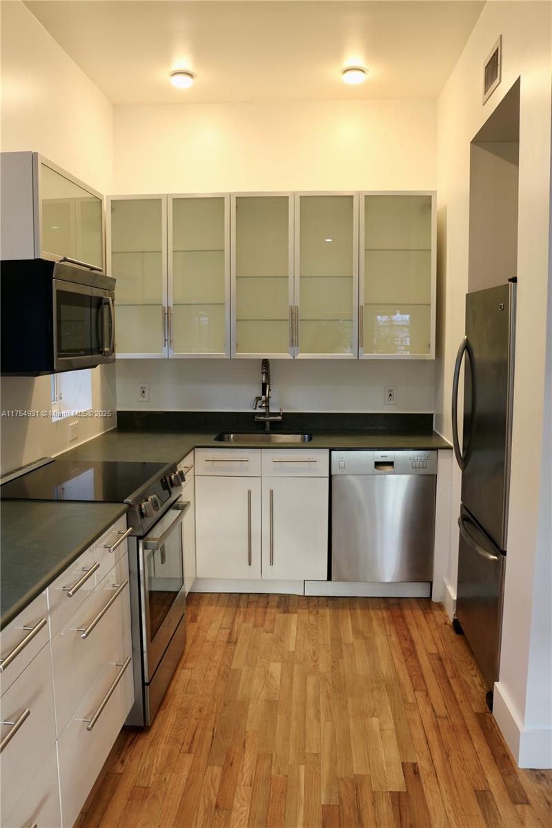 929 ON MICHIGAN CONDO - Residential