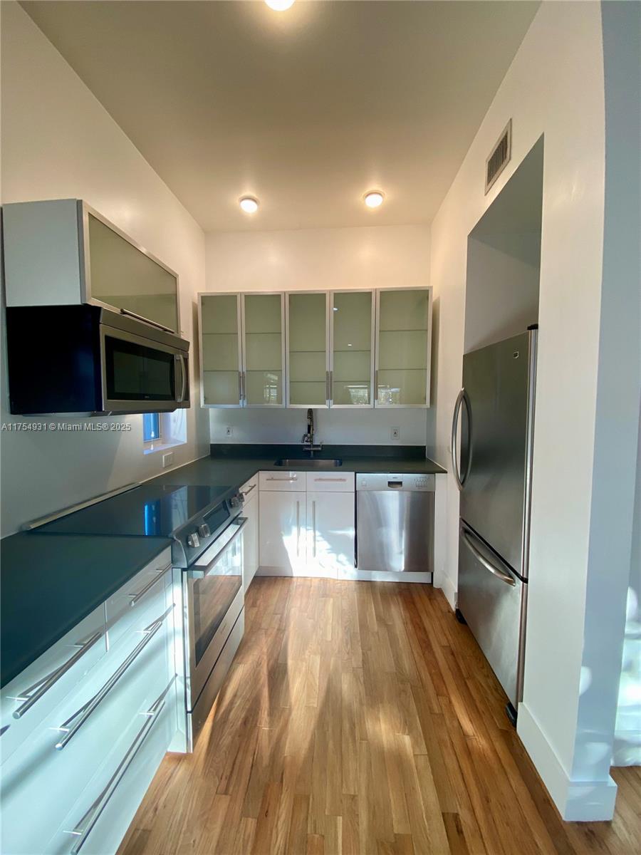 929 ON MICHIGAN CONDO - Residential