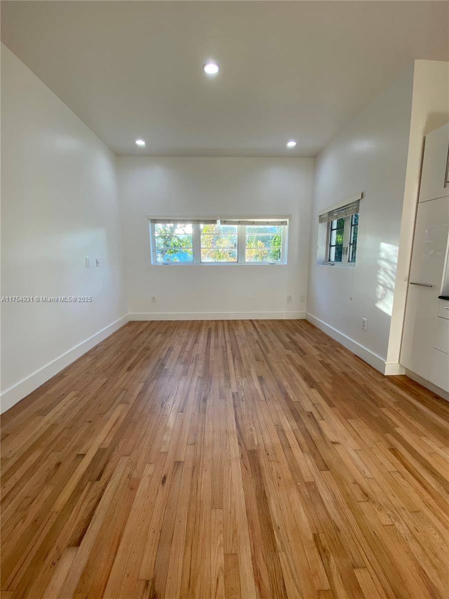 929 ON MICHIGAN CONDO - Residential