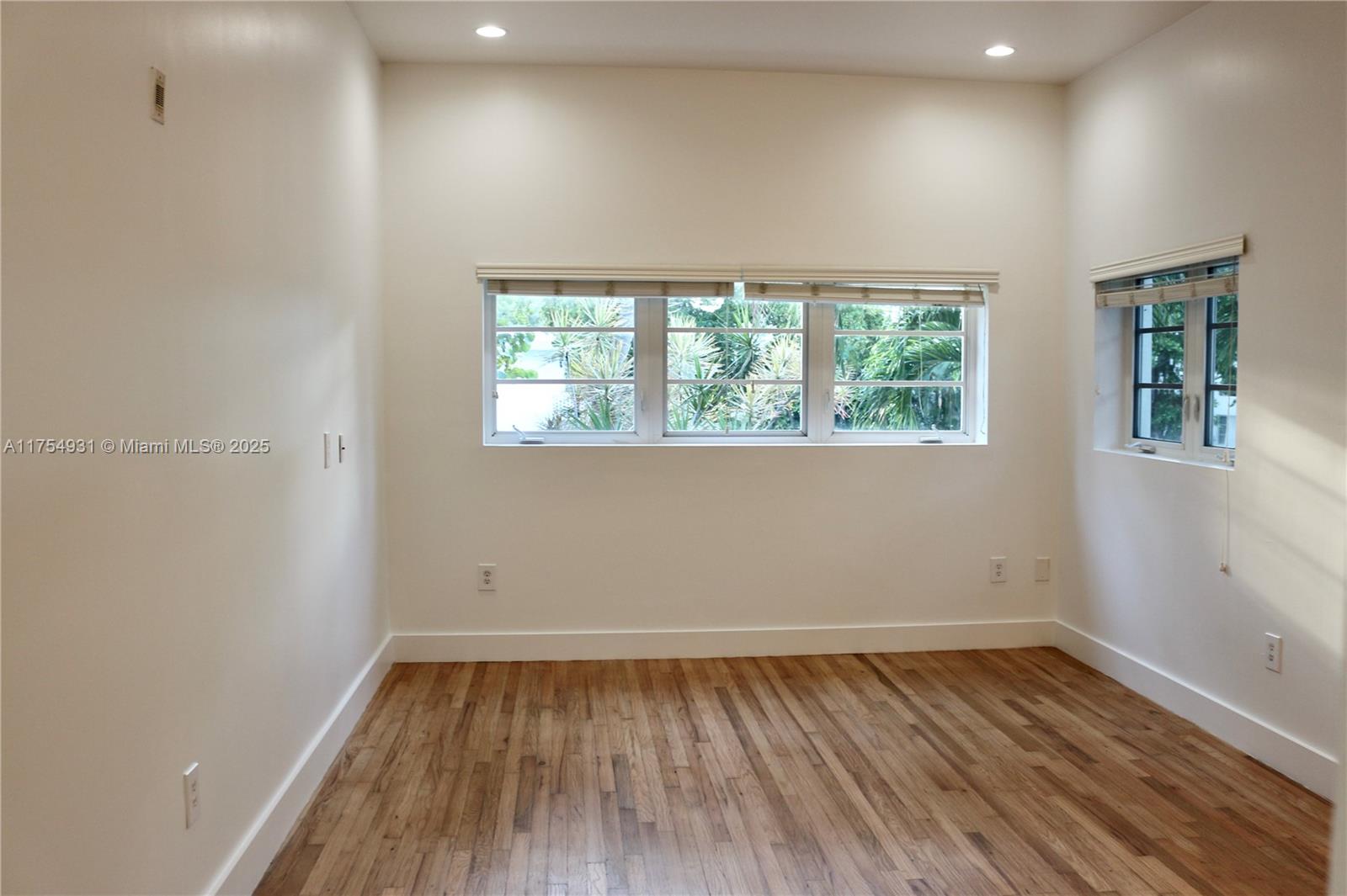 929 ON MICHIGAN CONDO - Residential
