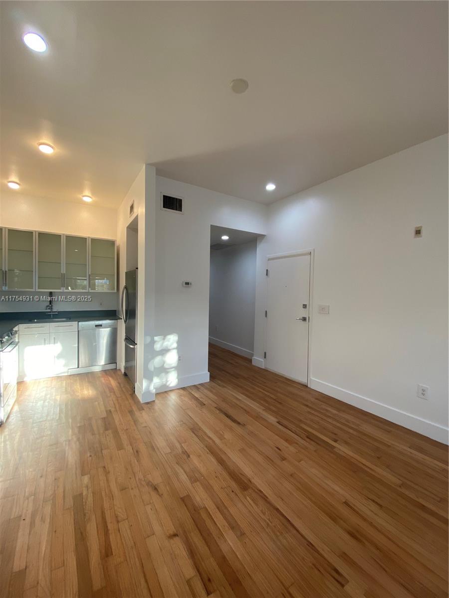 929 ON MICHIGAN CONDO - Residential