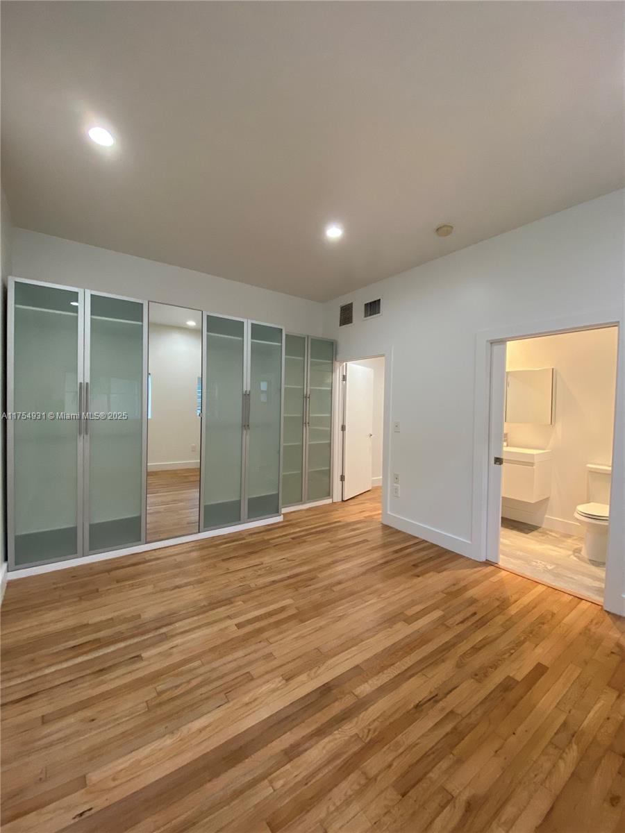 929 ON MICHIGAN CONDO - Residential