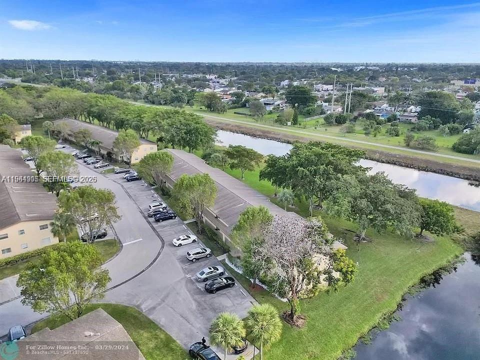 ORIOLE GARDENS THREE 83 C - Residential