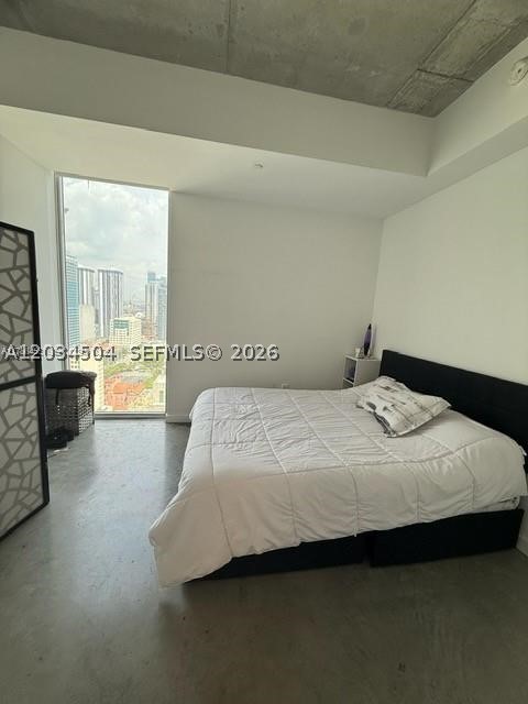Nice loft/studio at Centro in downtown Miami. 10-foot ceilings with windows from floor to ceiling to enjoy the Biscayne Bay view and downtown Miami. Washer and dryer inside the unit. Close to transportation, restaurants etc. to enjoy the Miami style life!! Enjoy all the amenities Centro has to offer like pool, gym, sauna, valet parking etc.