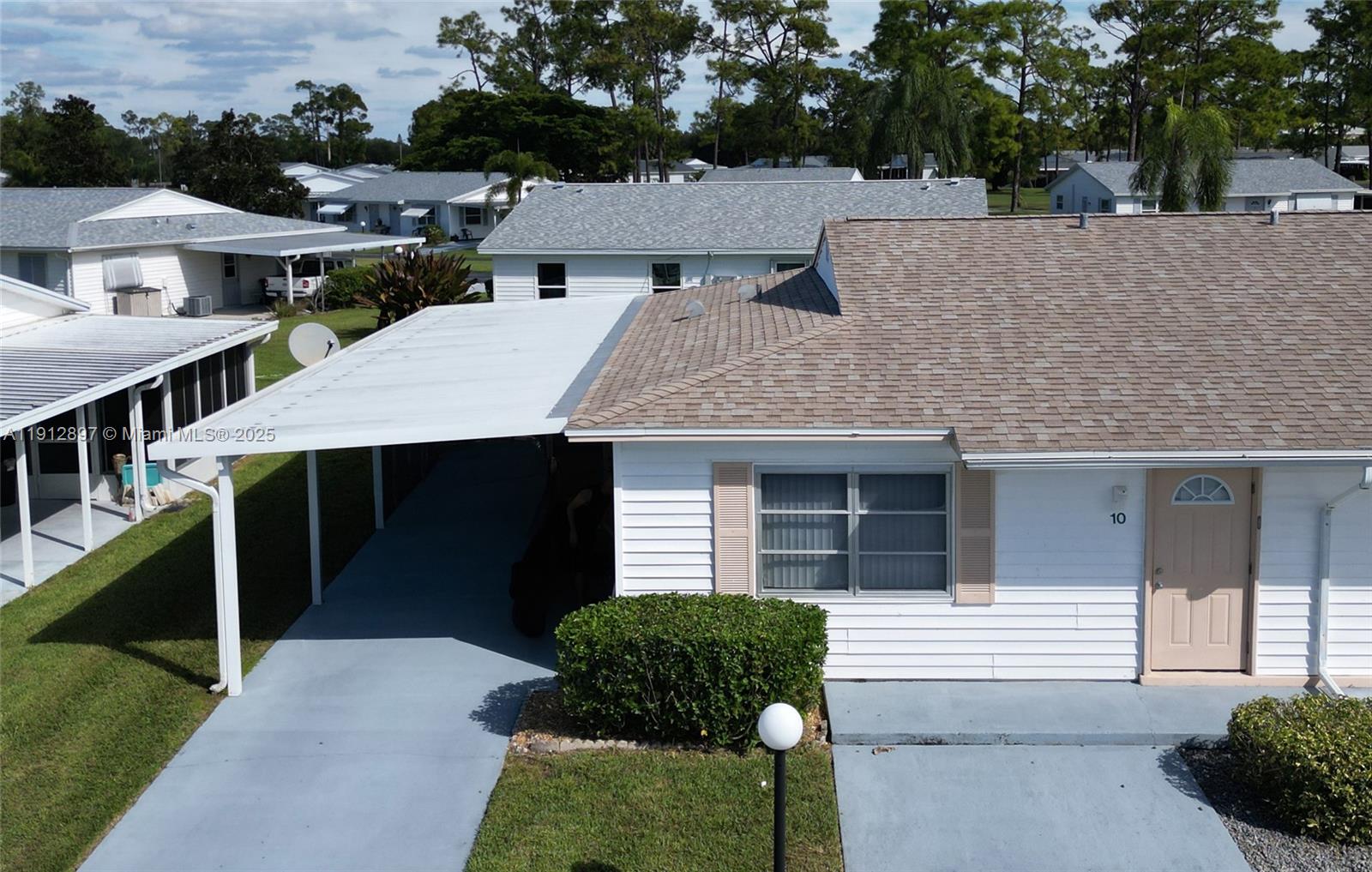 Pinewood Condominium - Residential
