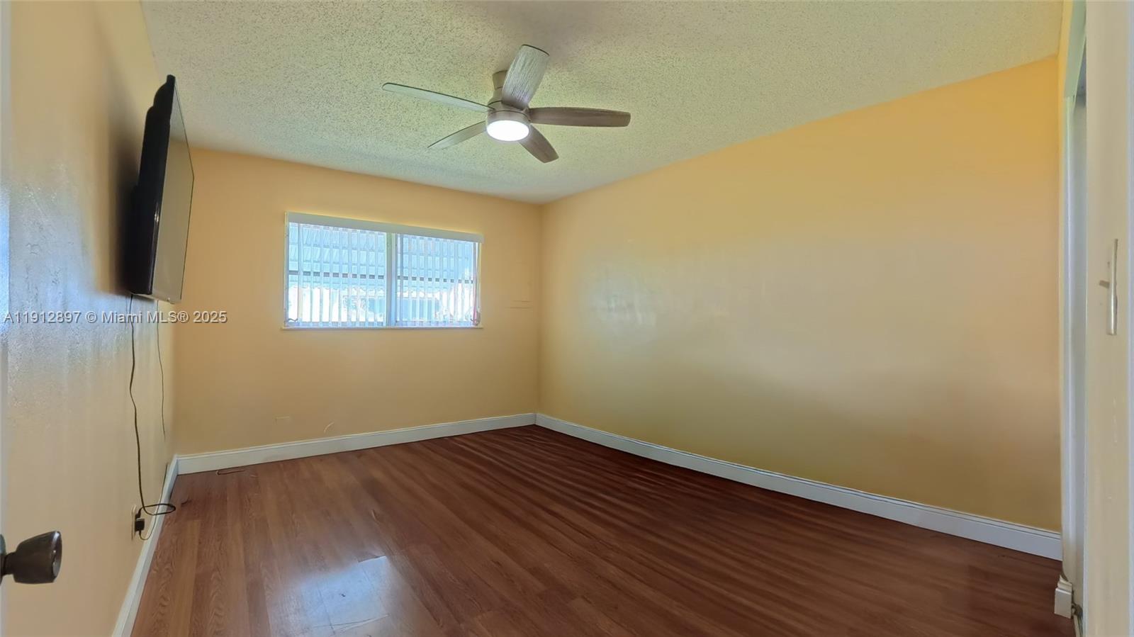 Pinewood Condominium - Residential