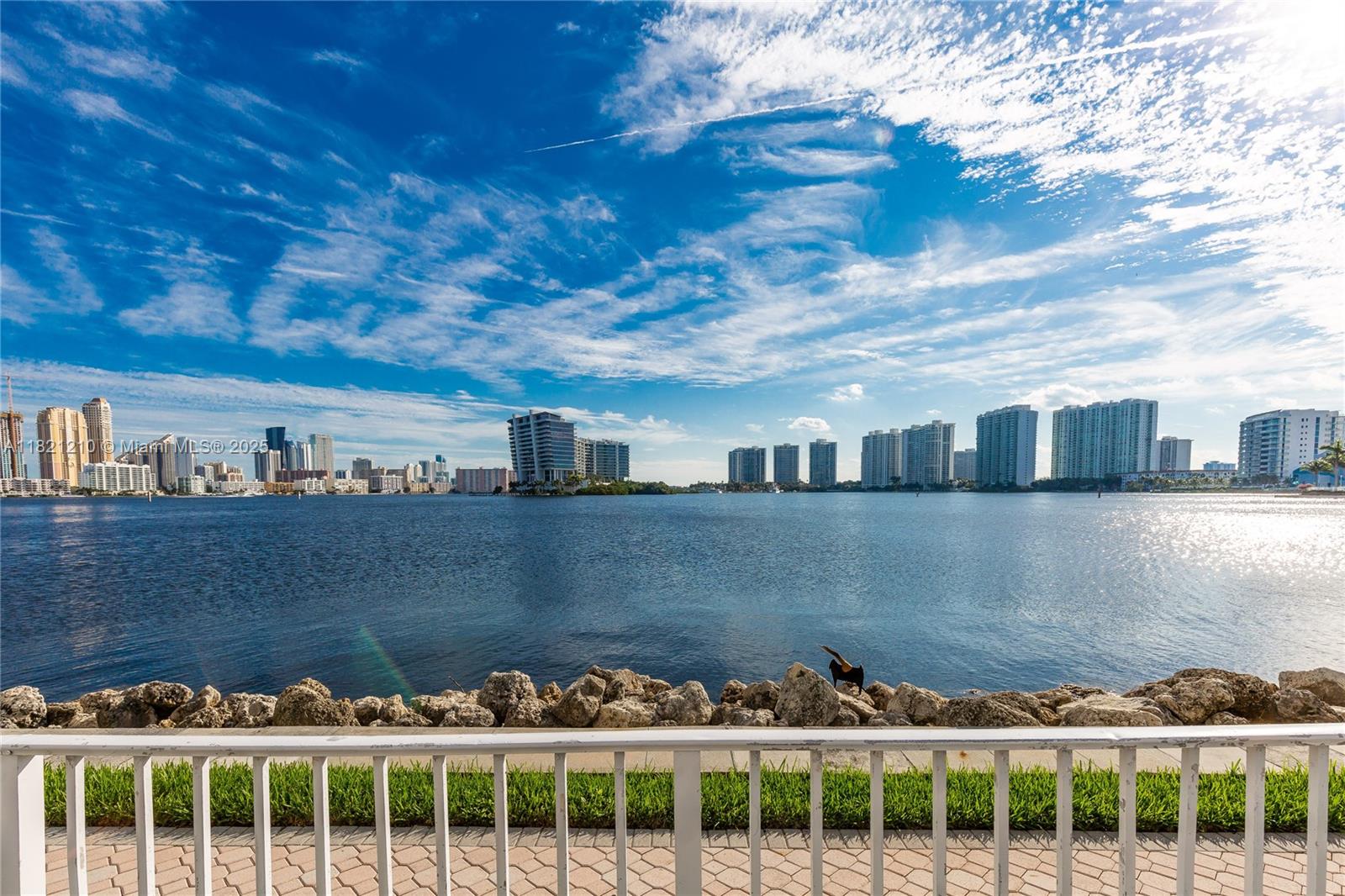 MYSTIC POINTE TOWER 500 C - Residential