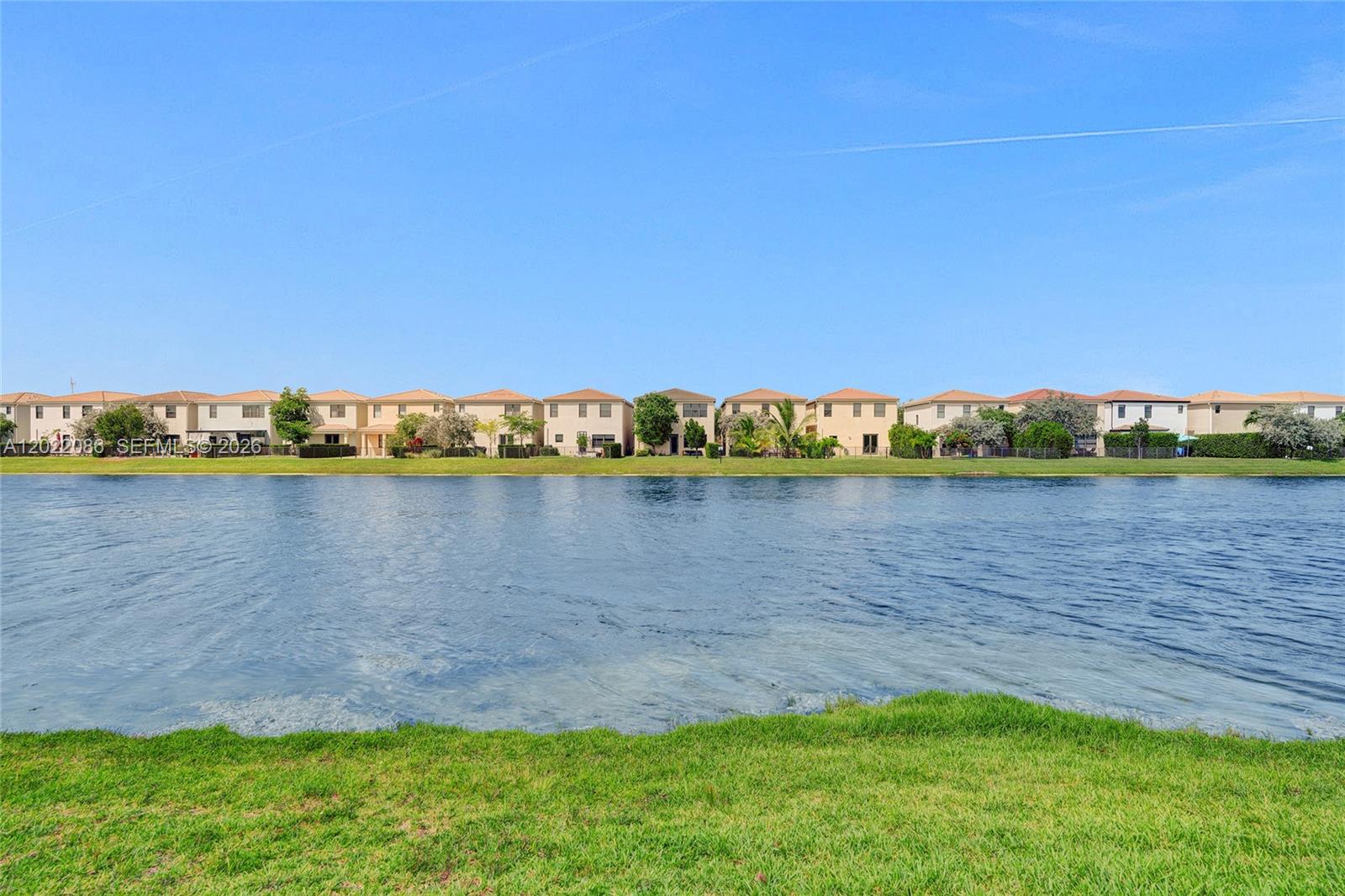 CHAMPION LAKES - Residential