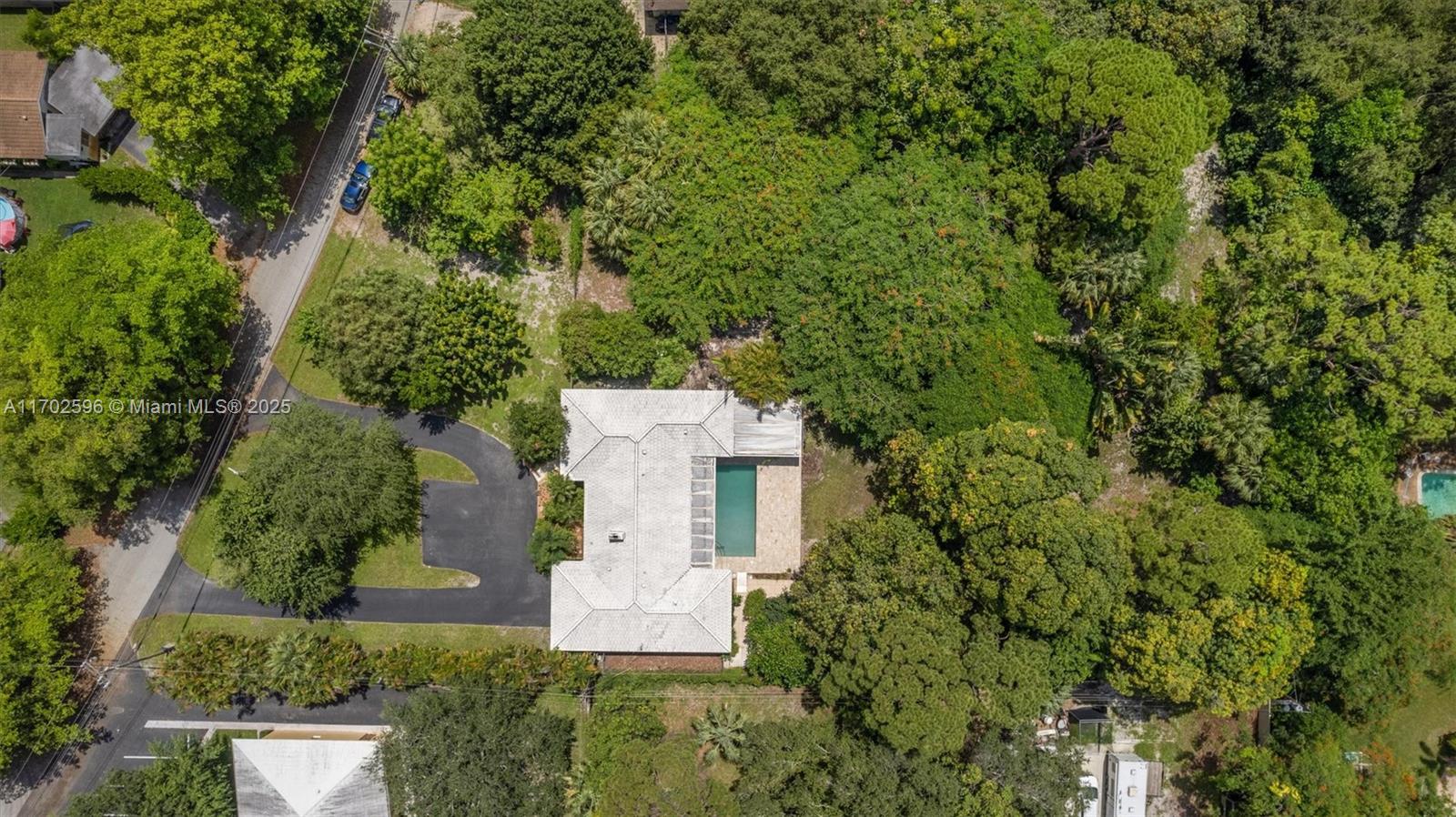 COUNTRY CLUB ESTATES UNIT - Residential Lease
