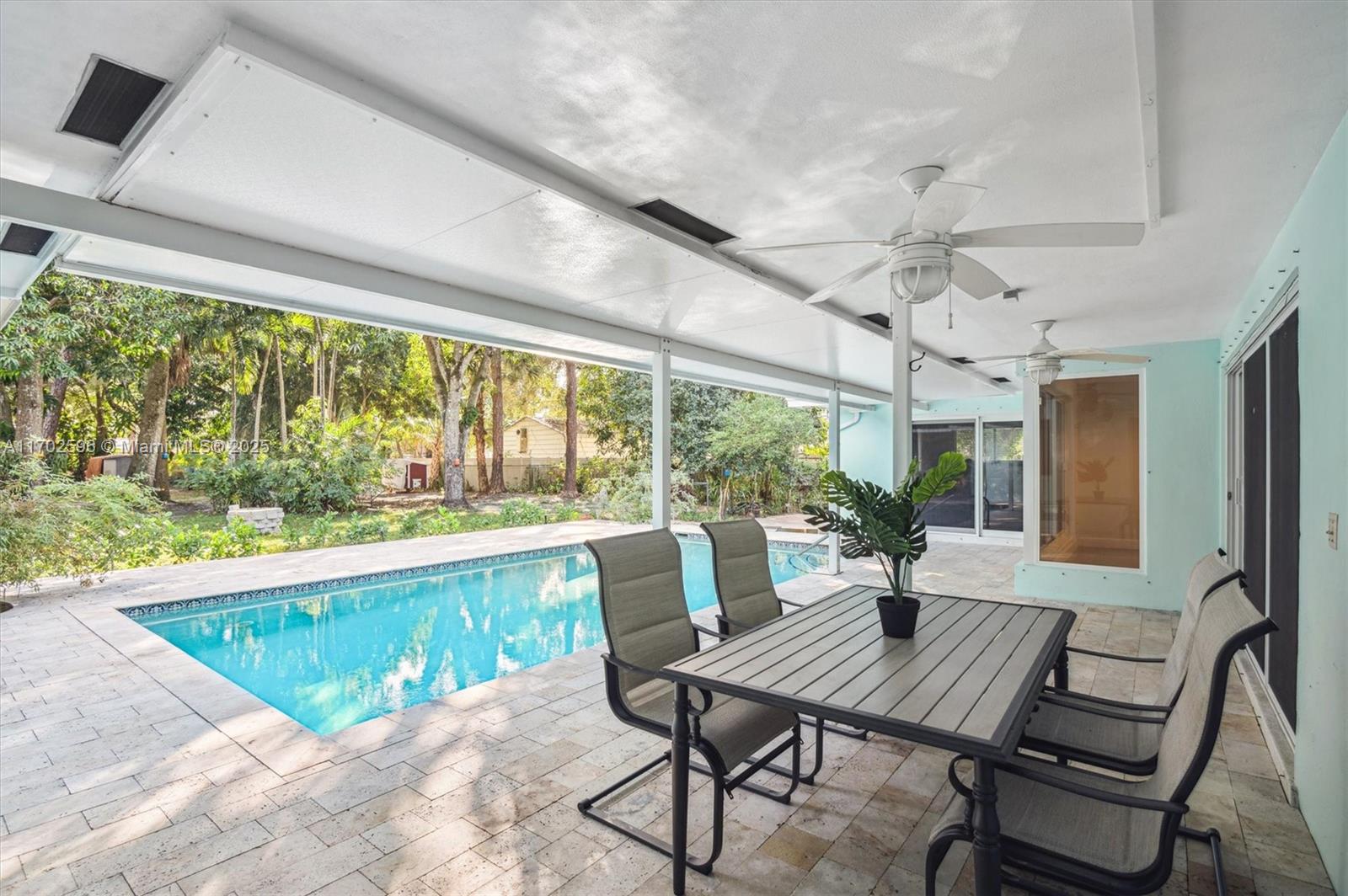 COUNTRY CLUB ESTATES UNIT - Residential Lease