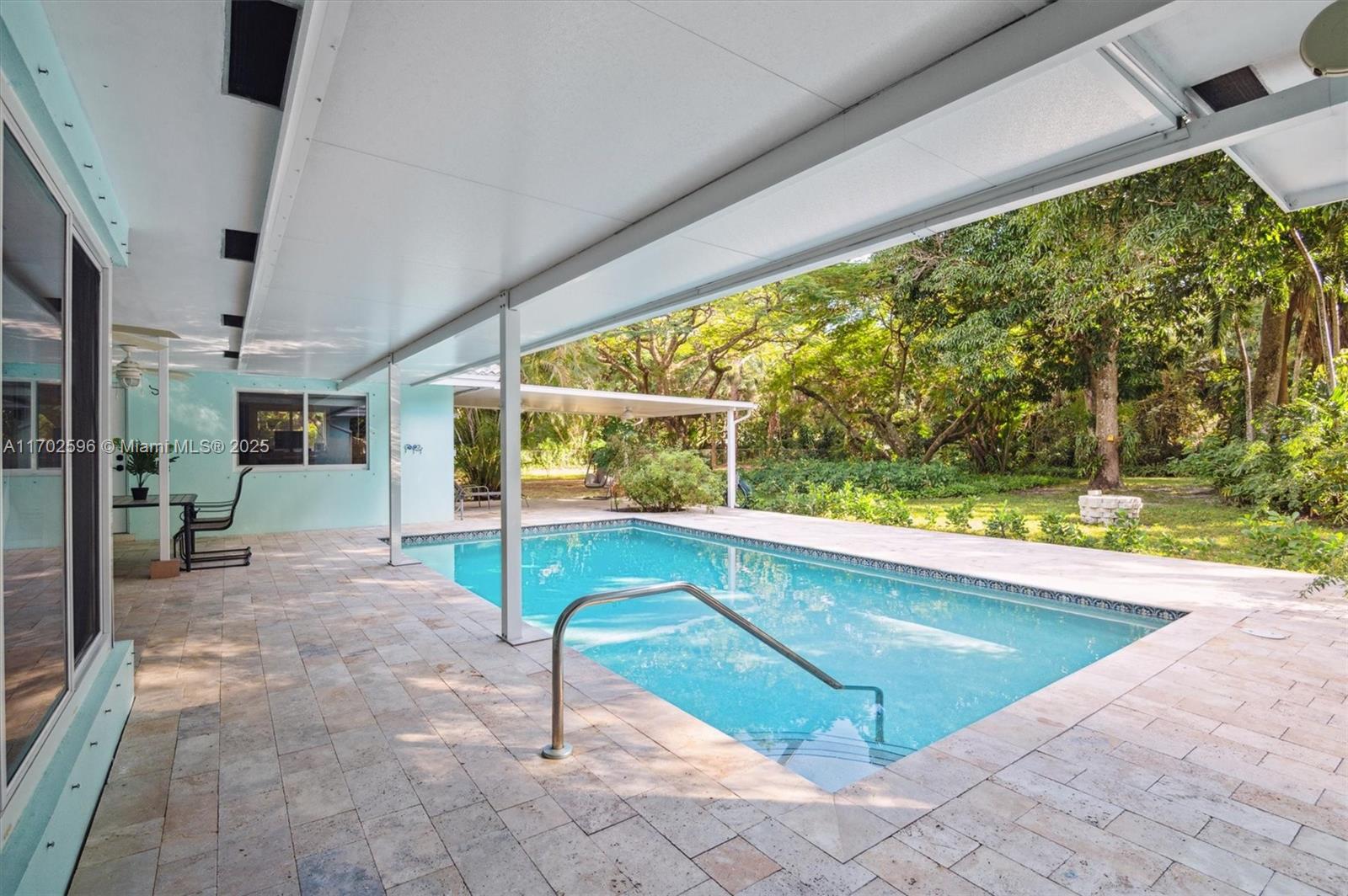 COUNTRY CLUB ESTATES UNIT - Residential Lease