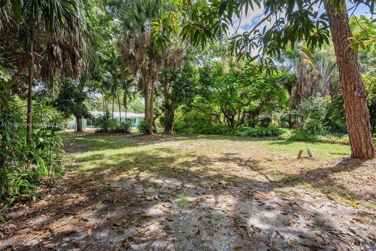 COUNTRY CLUB ESTATES UNIT - Residential Lease