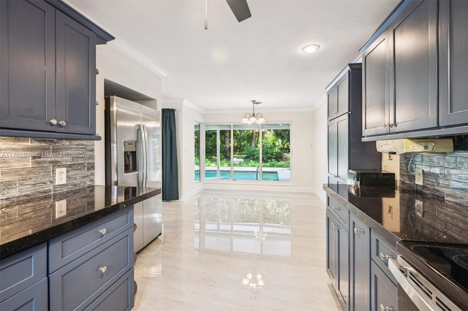 COUNTRY CLUB ESTATES UNIT - Residential Lease