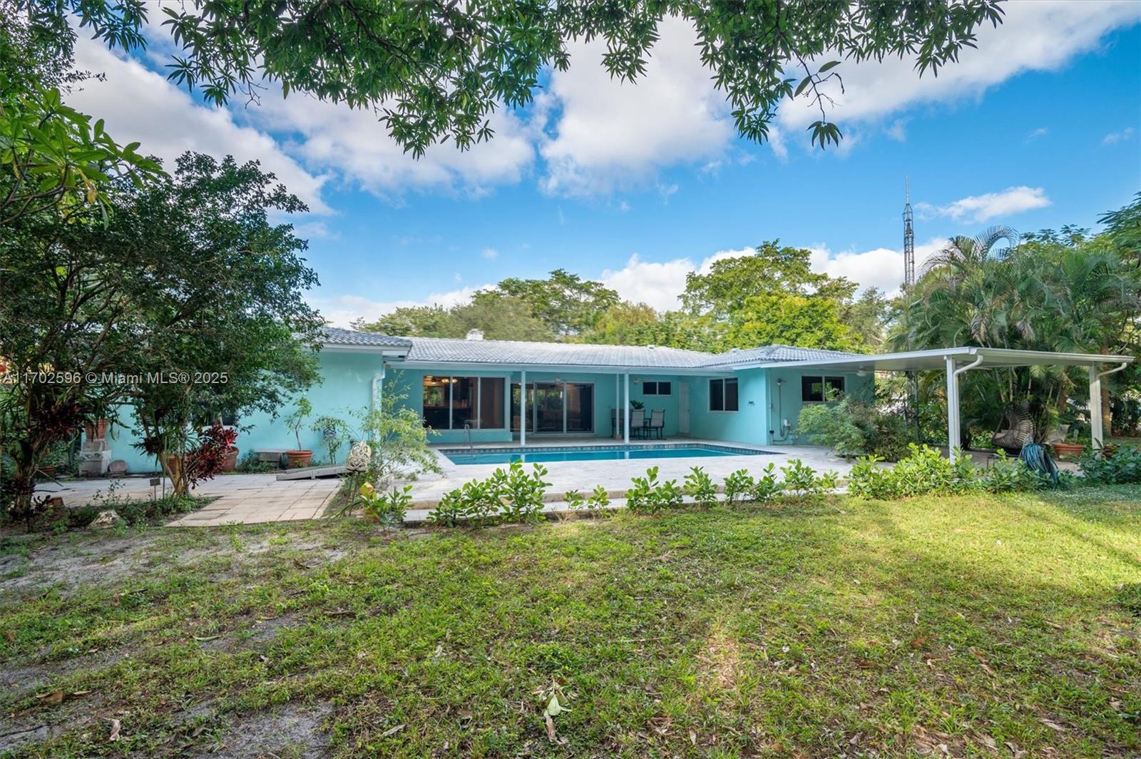 COUNTRY CLUB ESTATES UNIT - Residential Lease