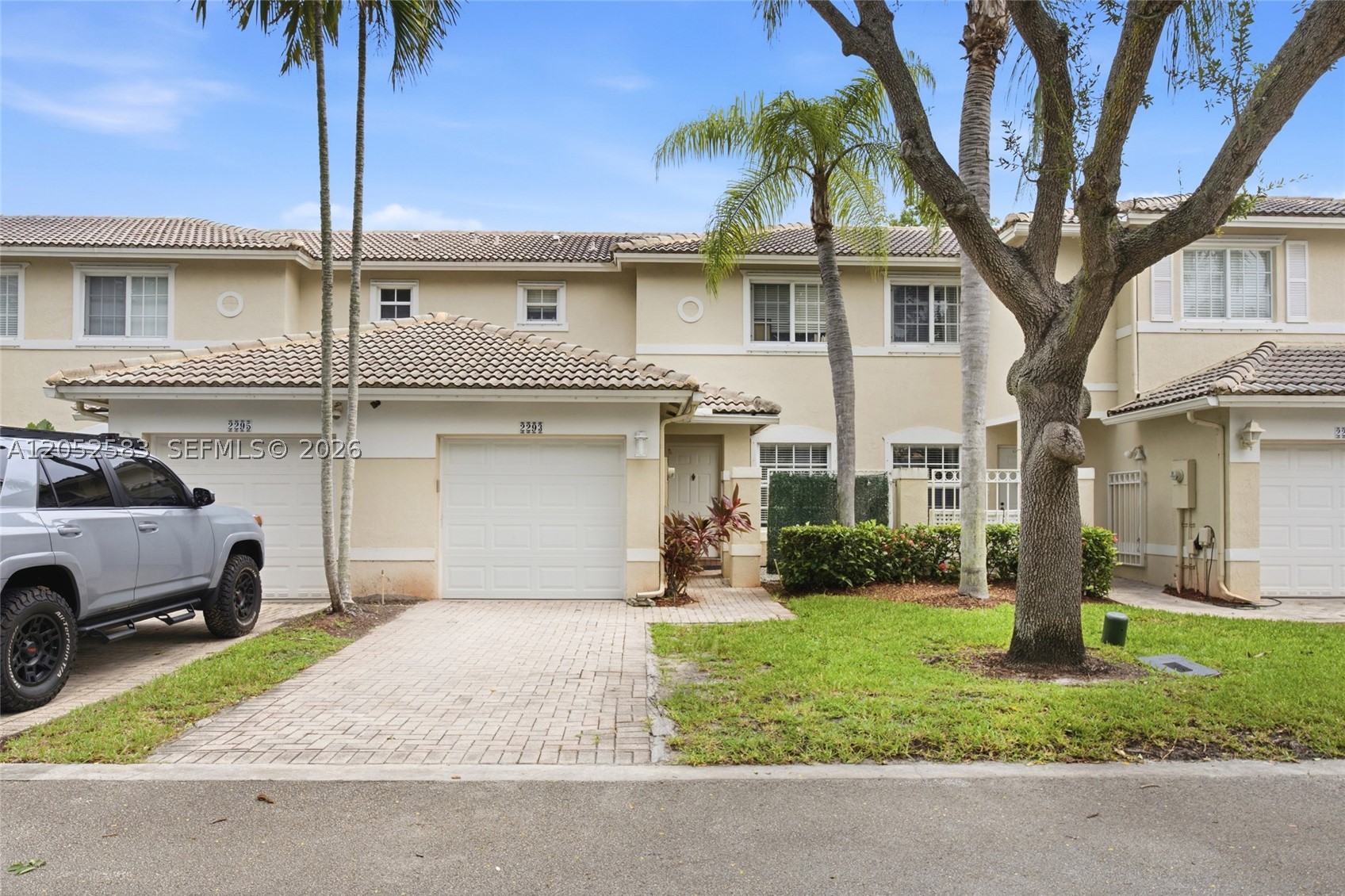 PEMBROKE ISLES 1 - Residential Lease