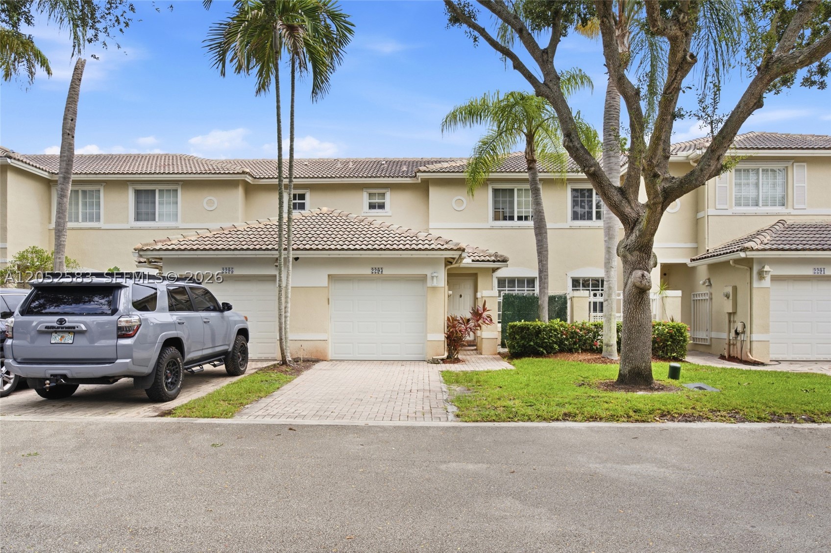 PEMBROKE ISLES 1 - Residential Lease