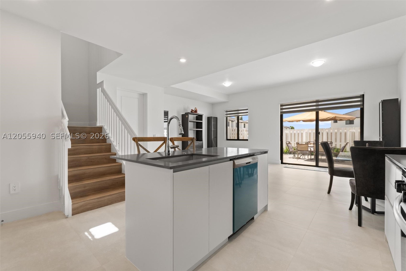 CENTURY PARK SQUARE - Residential