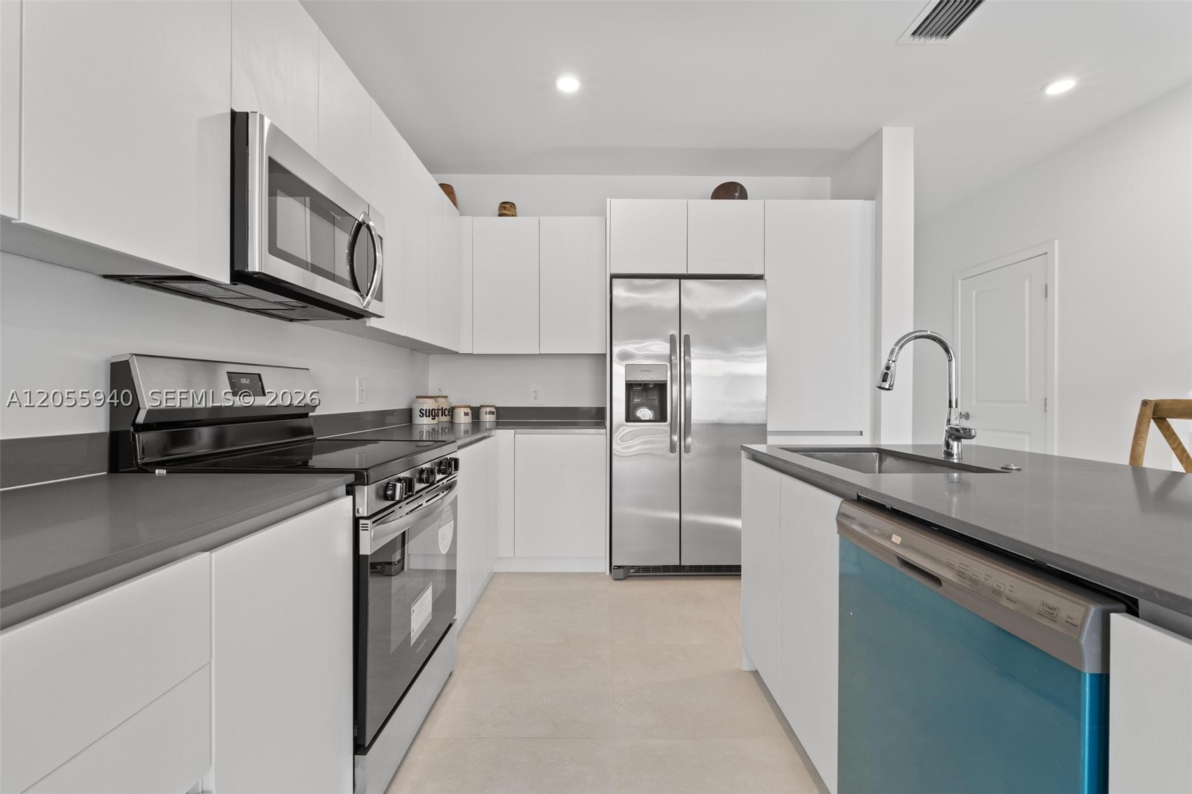 CENTURY PARK SQUARE - Residential