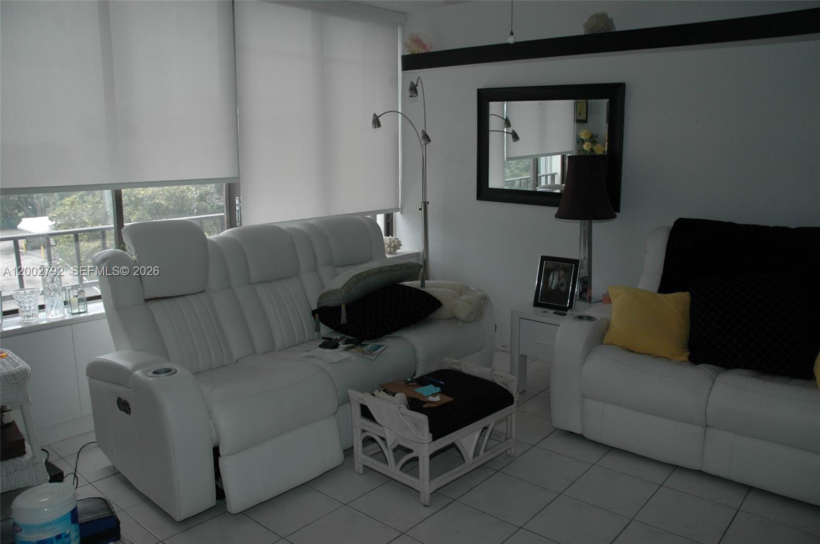 EMERALD TOWER CONDO - Residential