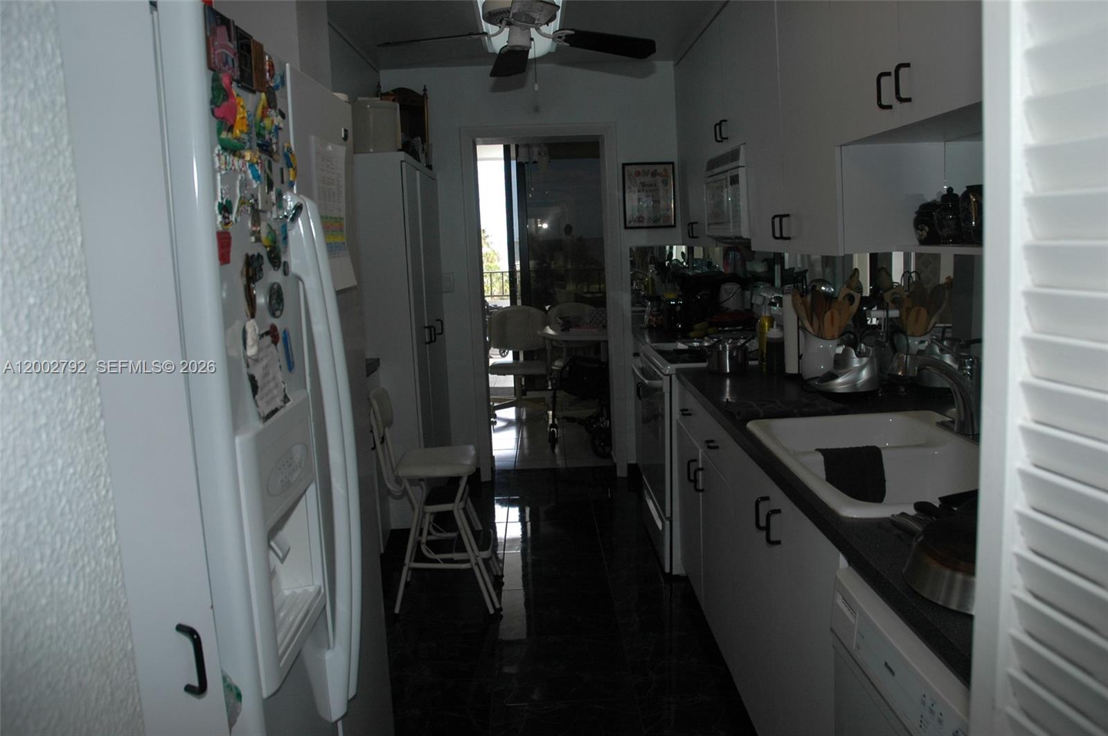EMERALD TOWER CONDO - Residential