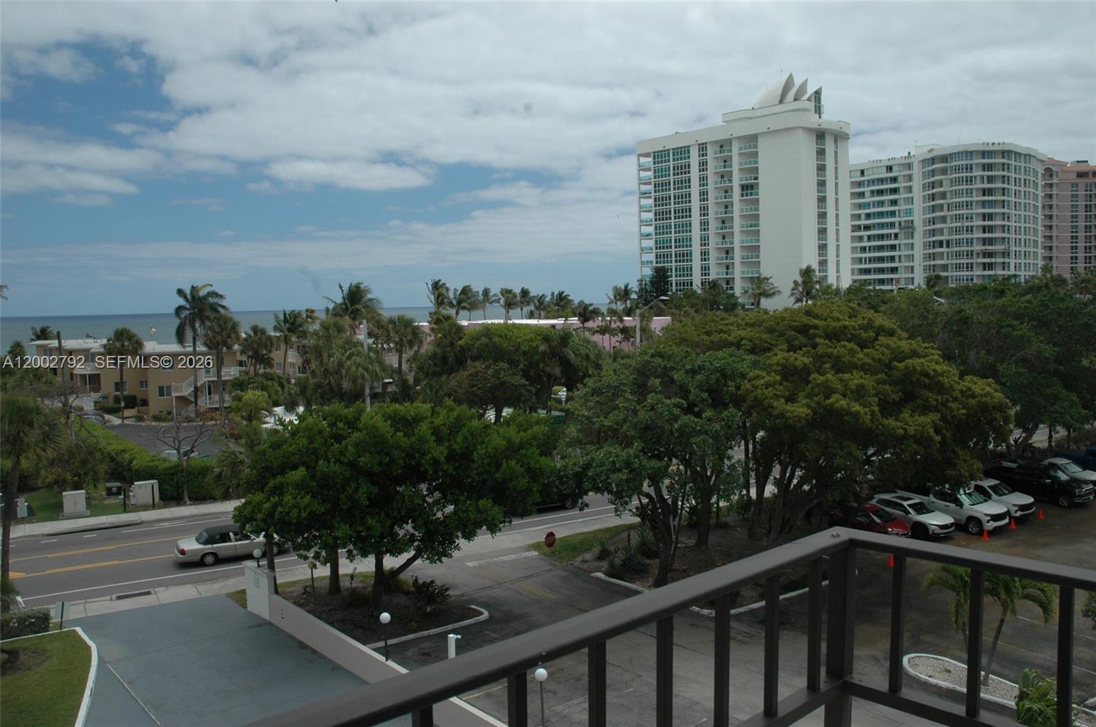 EMERALD TOWER CONDO - Residential