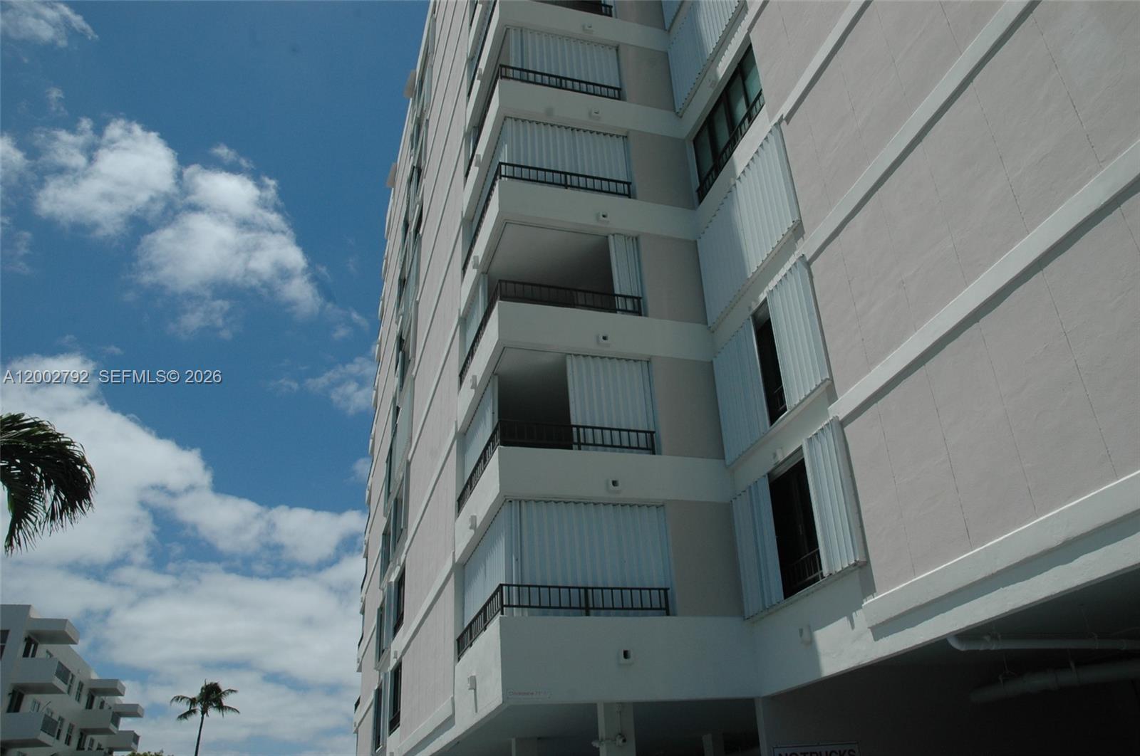 EMERALD TOWER CONDO - Residential
