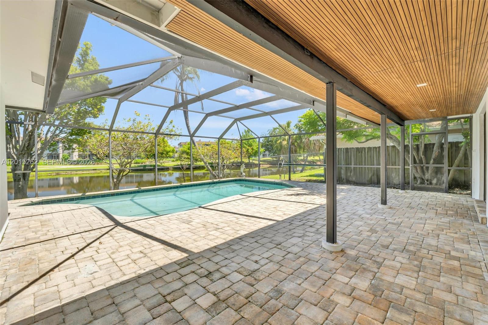 ARROWHEAD GOLF & TENNIS C - Residential