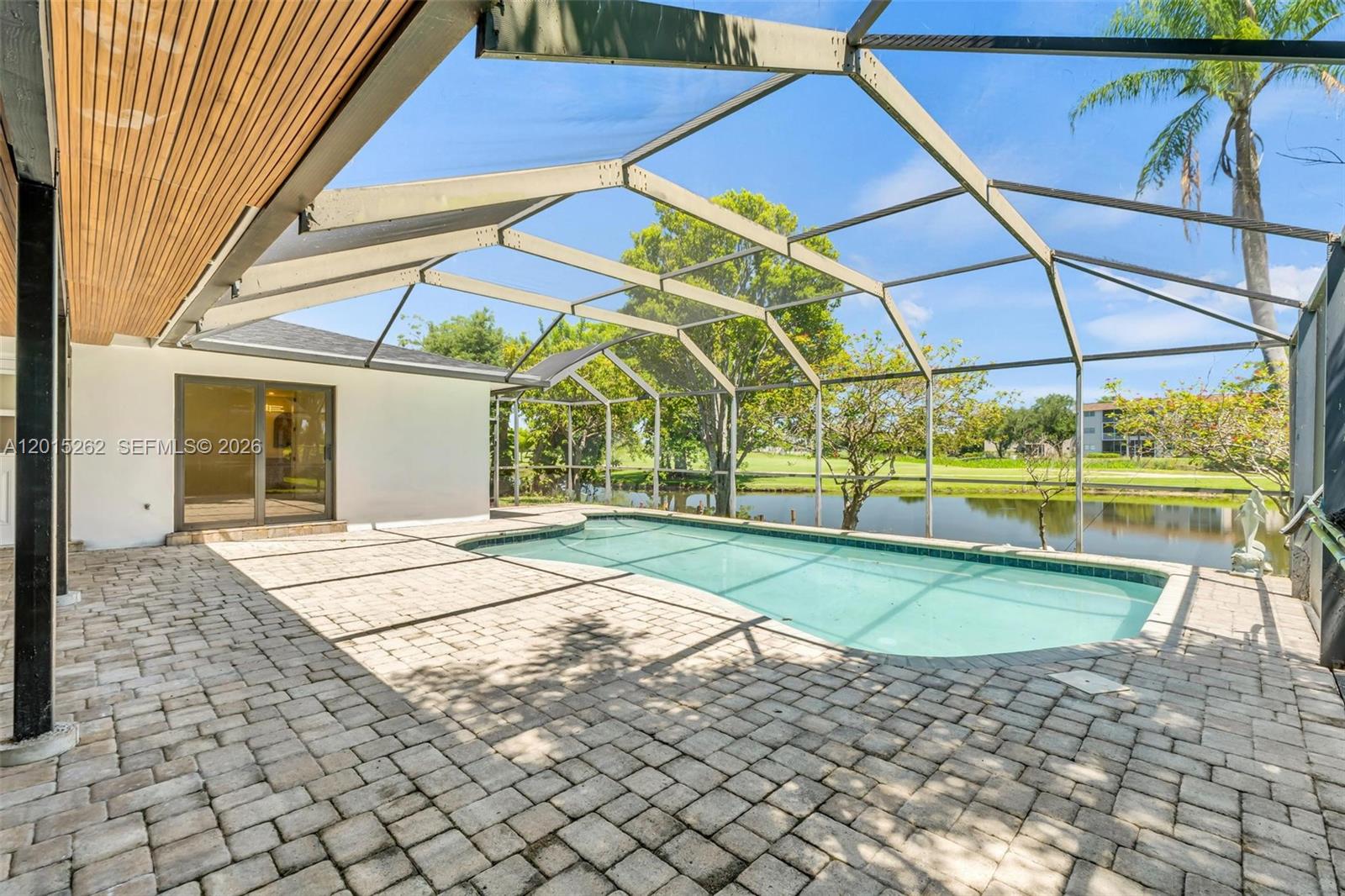 ARROWHEAD GOLF & TENNIS C - Residential