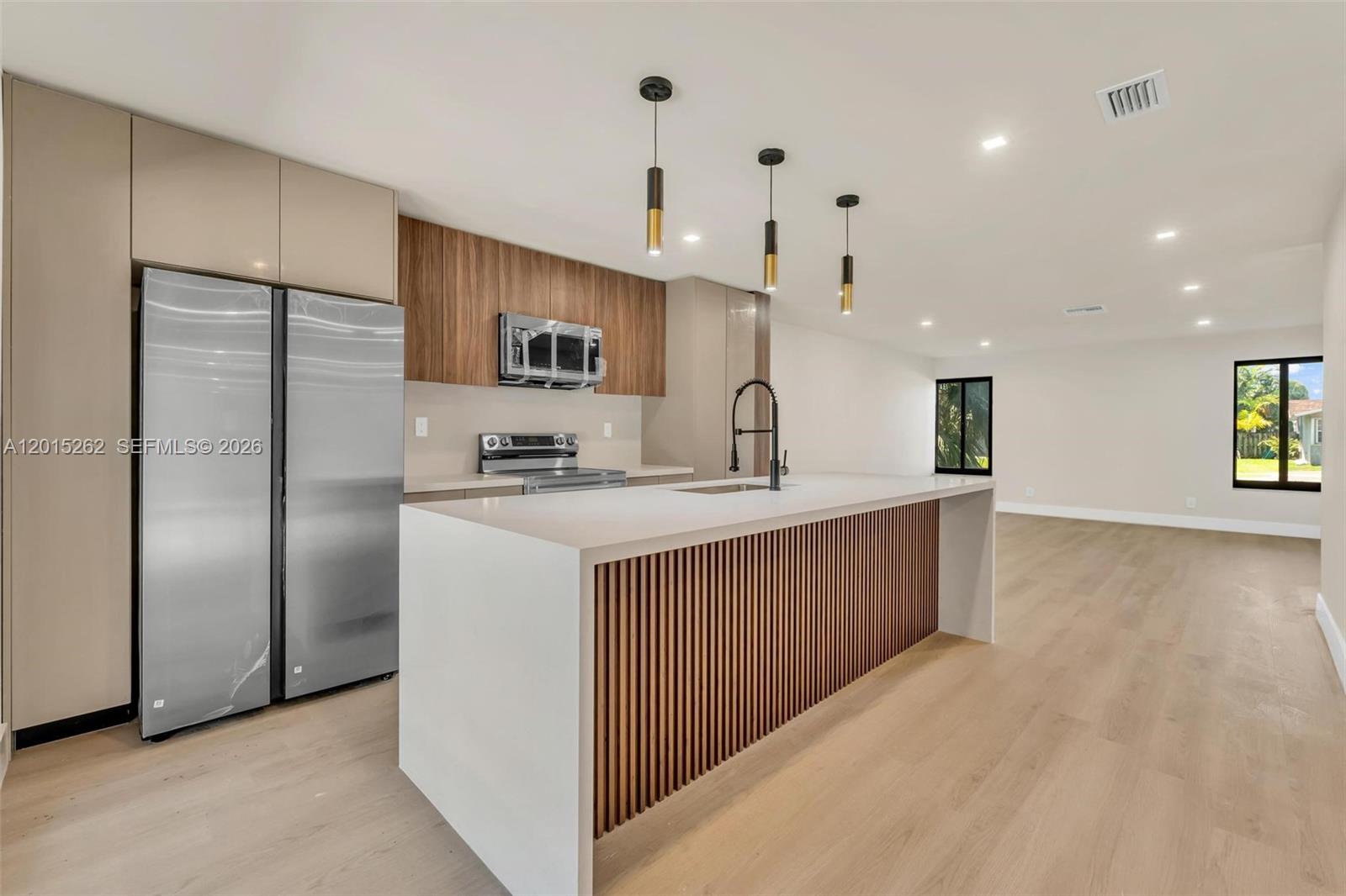 ARROWHEAD GOLF & TENNIS C - Residential
