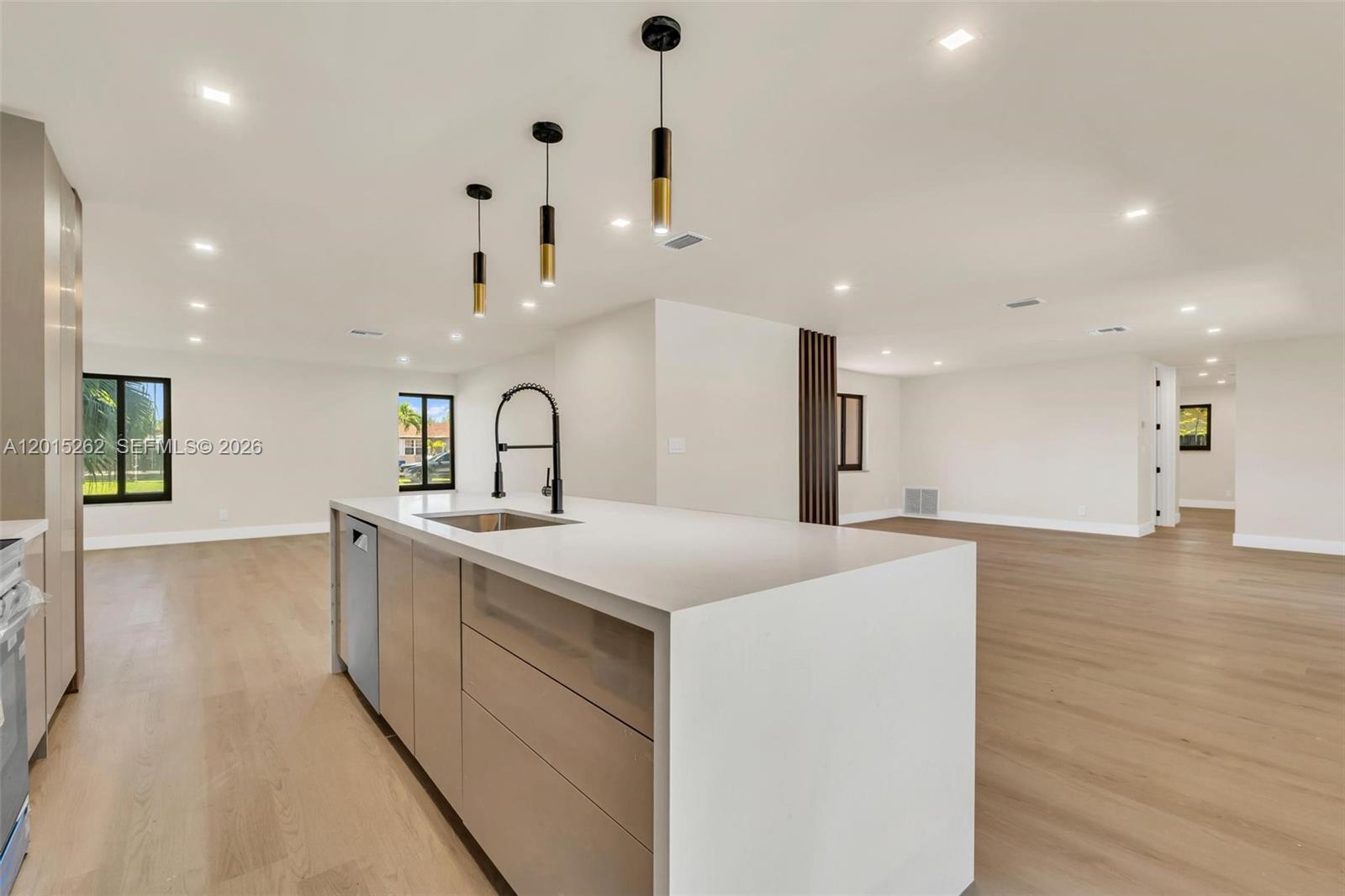 ARROWHEAD GOLF & TENNIS C - Residential
