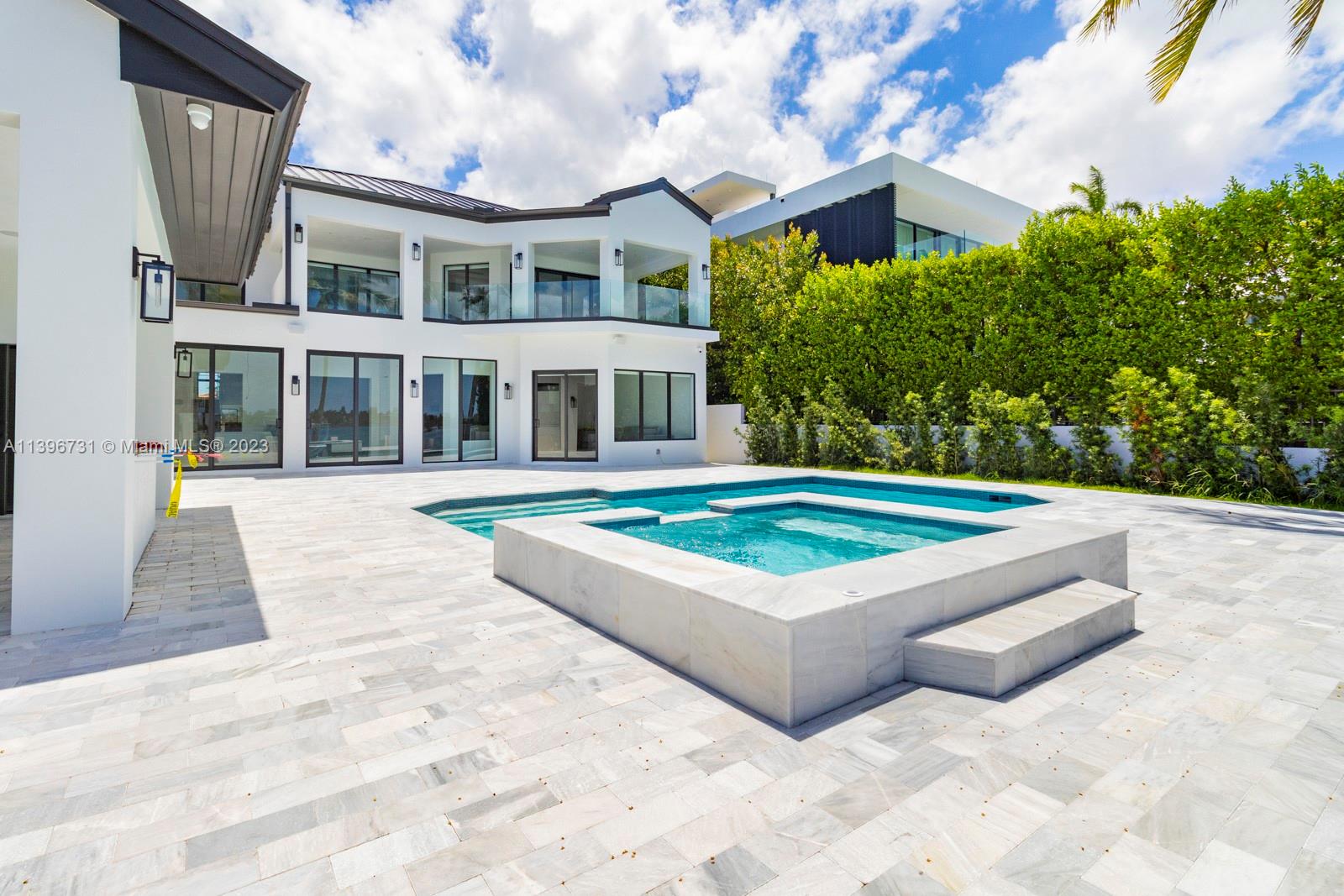 HIBISCUS ISLAND - Residential