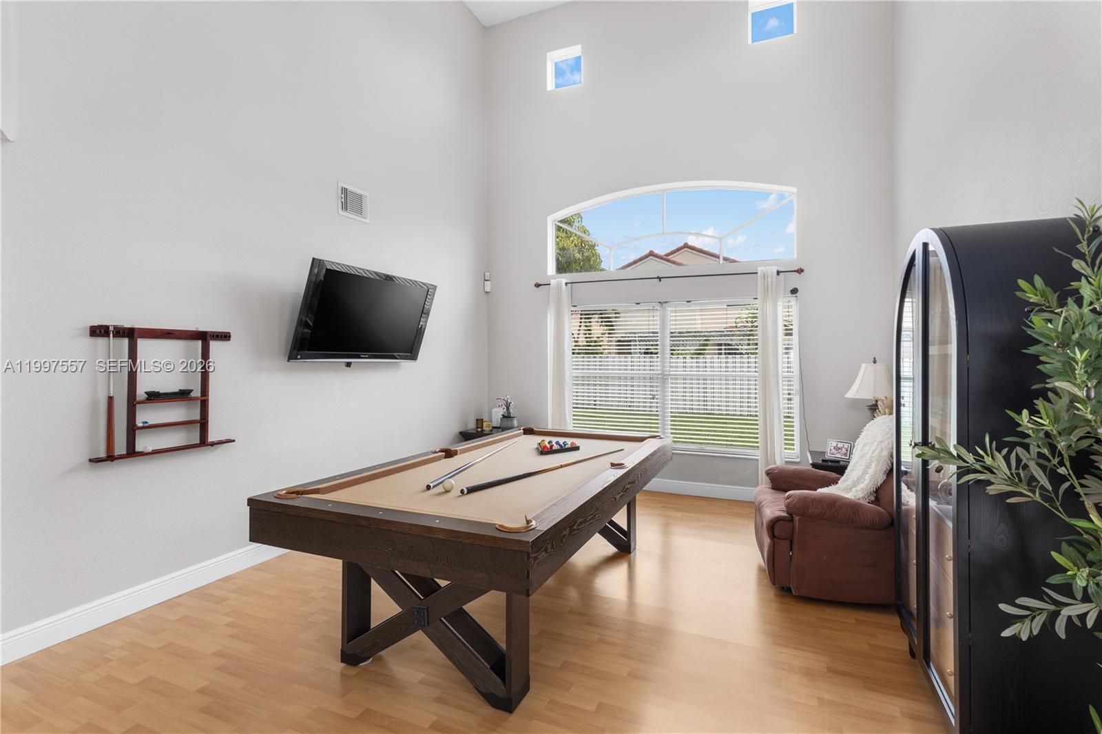 TWIN ACRES - Residential