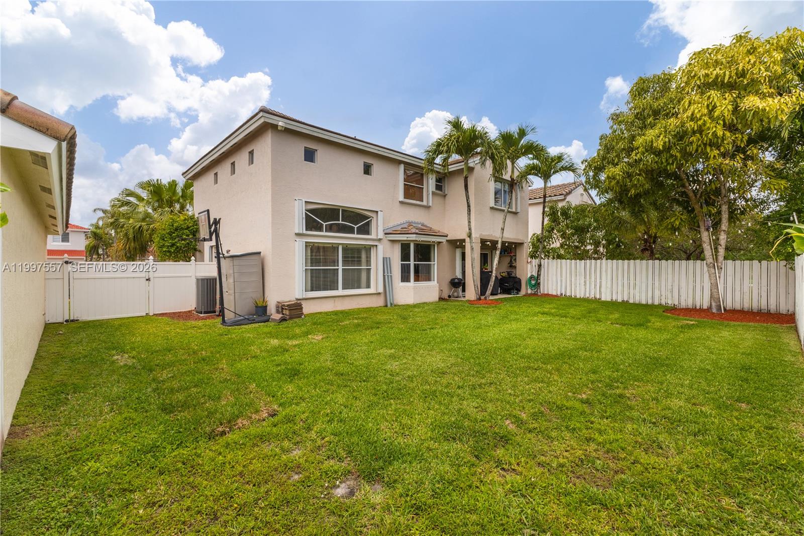 TWIN ACRES - Residential