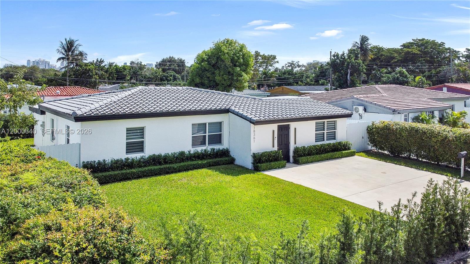 SUN RAY HOMES GREYNOLDS P - Residential Lease