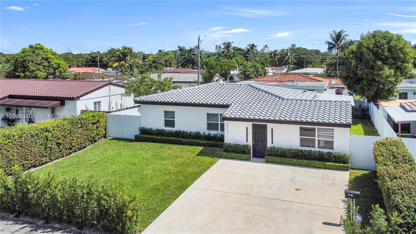 SUN RAY HOMES GREYNOLDS P - Residential Lease