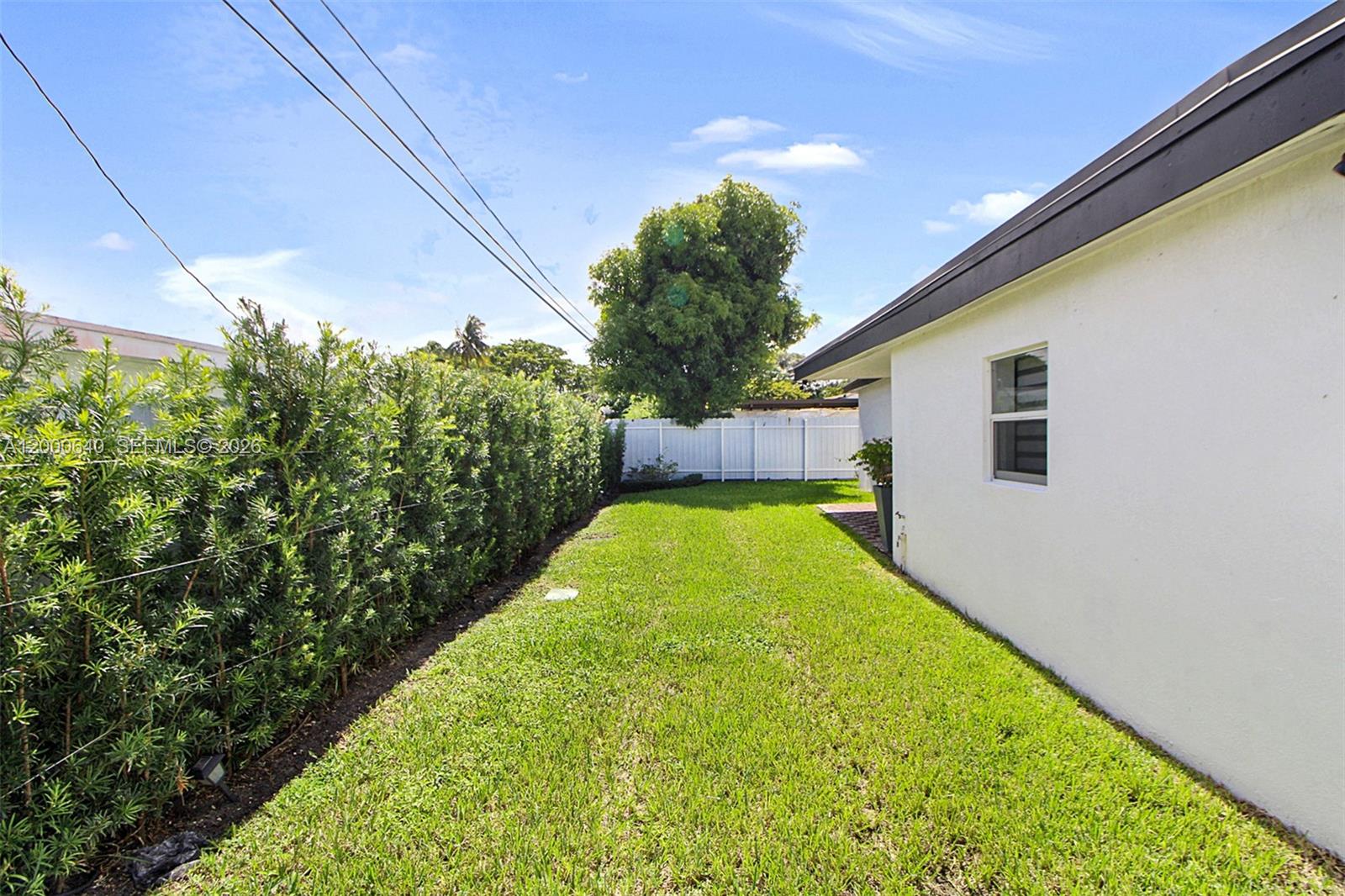 SUN RAY HOMES GREYNOLDS P - Residential Lease