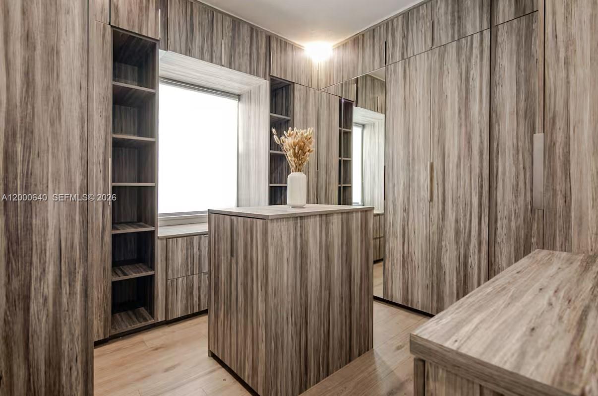 SUN RAY HOMES GREYNOLDS P - Residential Lease