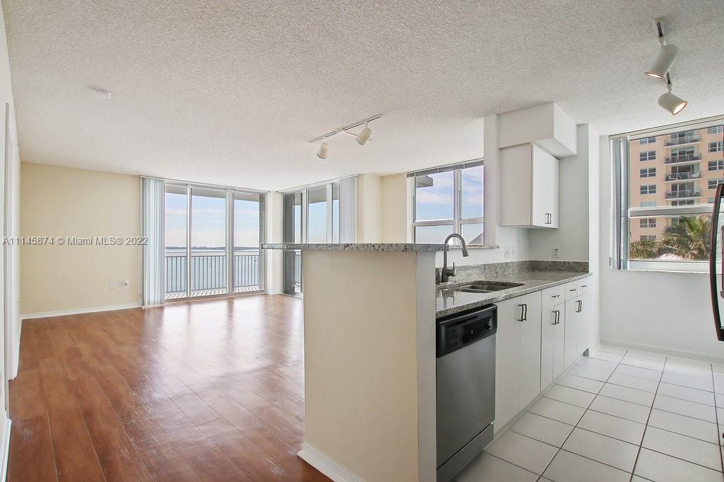 Yacht Club Brickell - Residential Lease