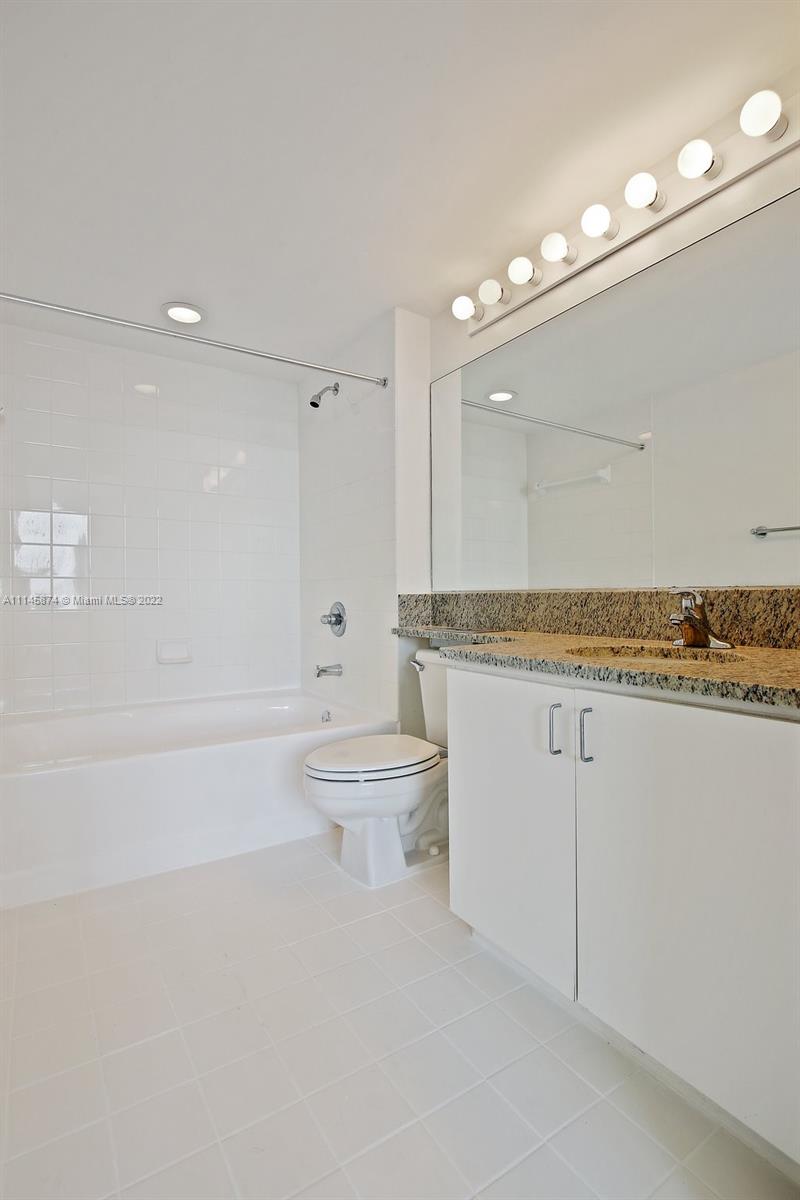 Yacht Club Brickell - Residential Lease