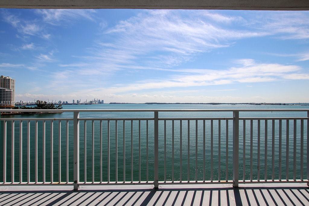 Yacht Club Brickell - Residential Lease