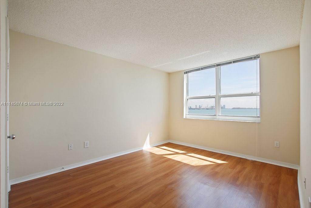 Yacht Club Brickell - Residential Lease