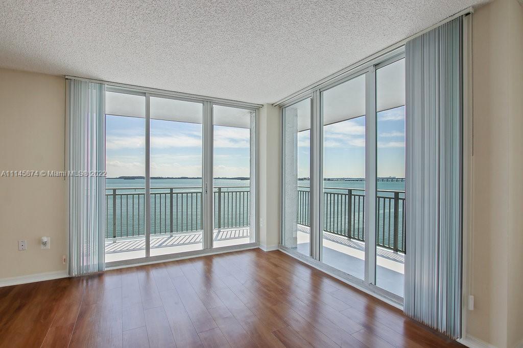 Yacht Club Brickell - Residential Lease